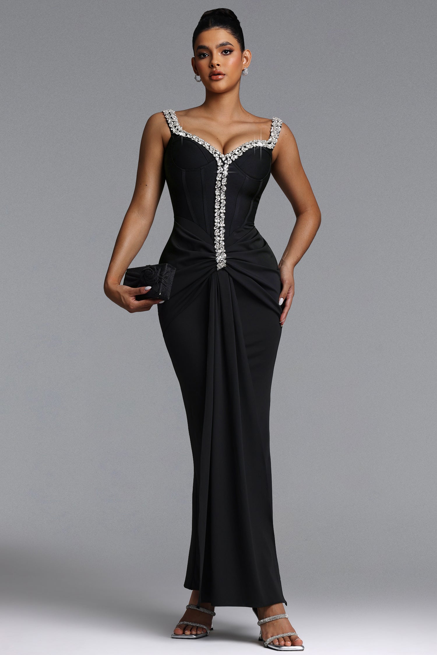 MAXI'S BLACK DRESS WITH CRYSTAL FINISH AND WRINKLE