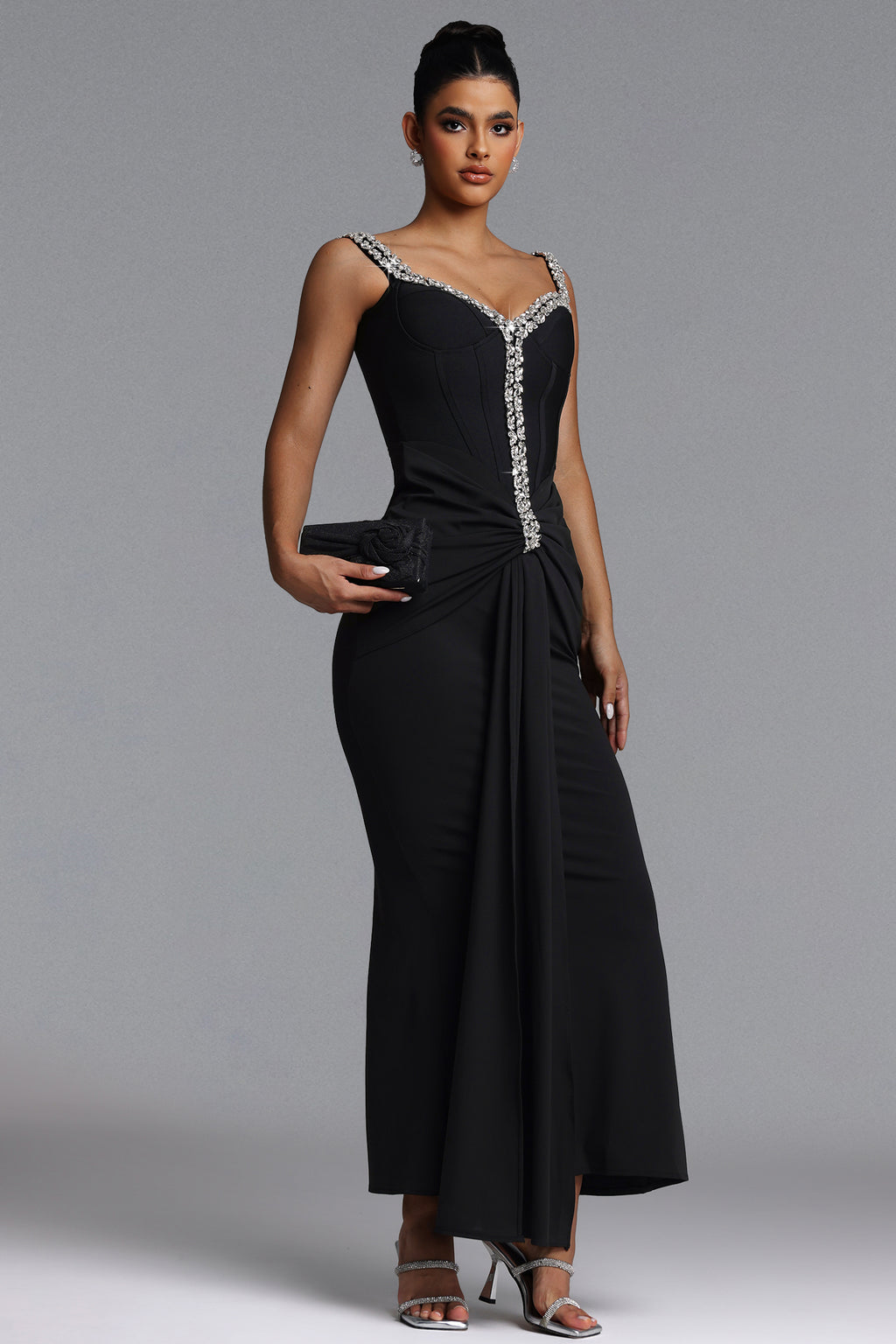 MAXI'S BLACK DRESS WITH CRYSTAL FINISH AND WRINKLE