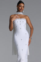 MAXI'S WHITE STRAPLESS DRESS WITH CRYSTALS AND A DECORATIVE SCARF