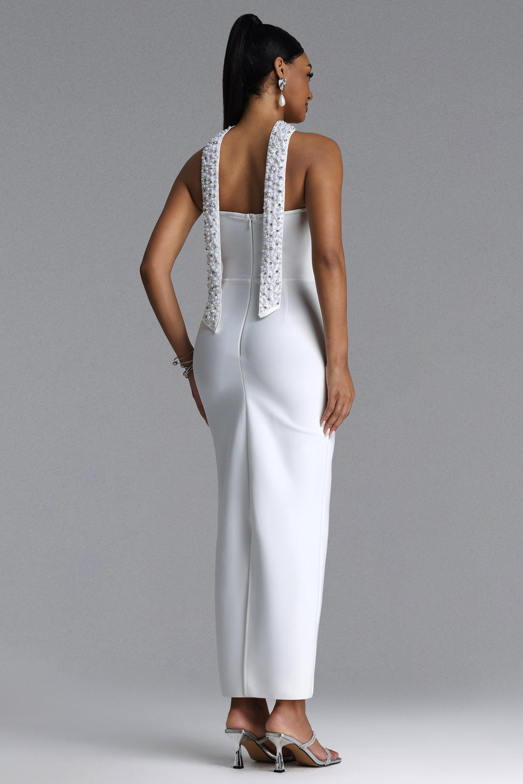 WHITE MAXI DRESS WITHOUT STRAPS WITH CUTOUT AND PEARL DETAIL