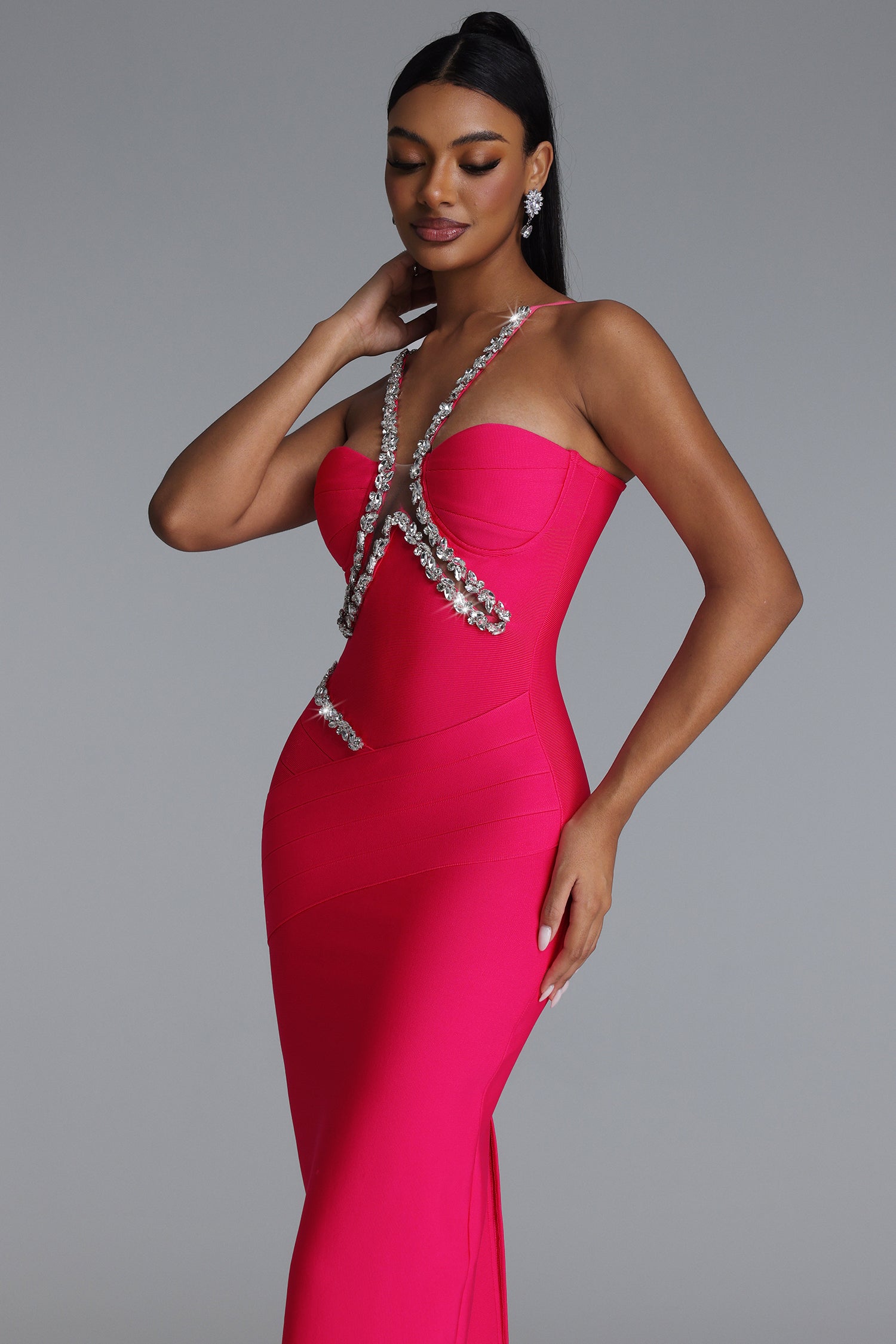 MAXI'S FAUX DRESS WITH DECORATIVE CRYSTALS AND A HALTER DECLOT