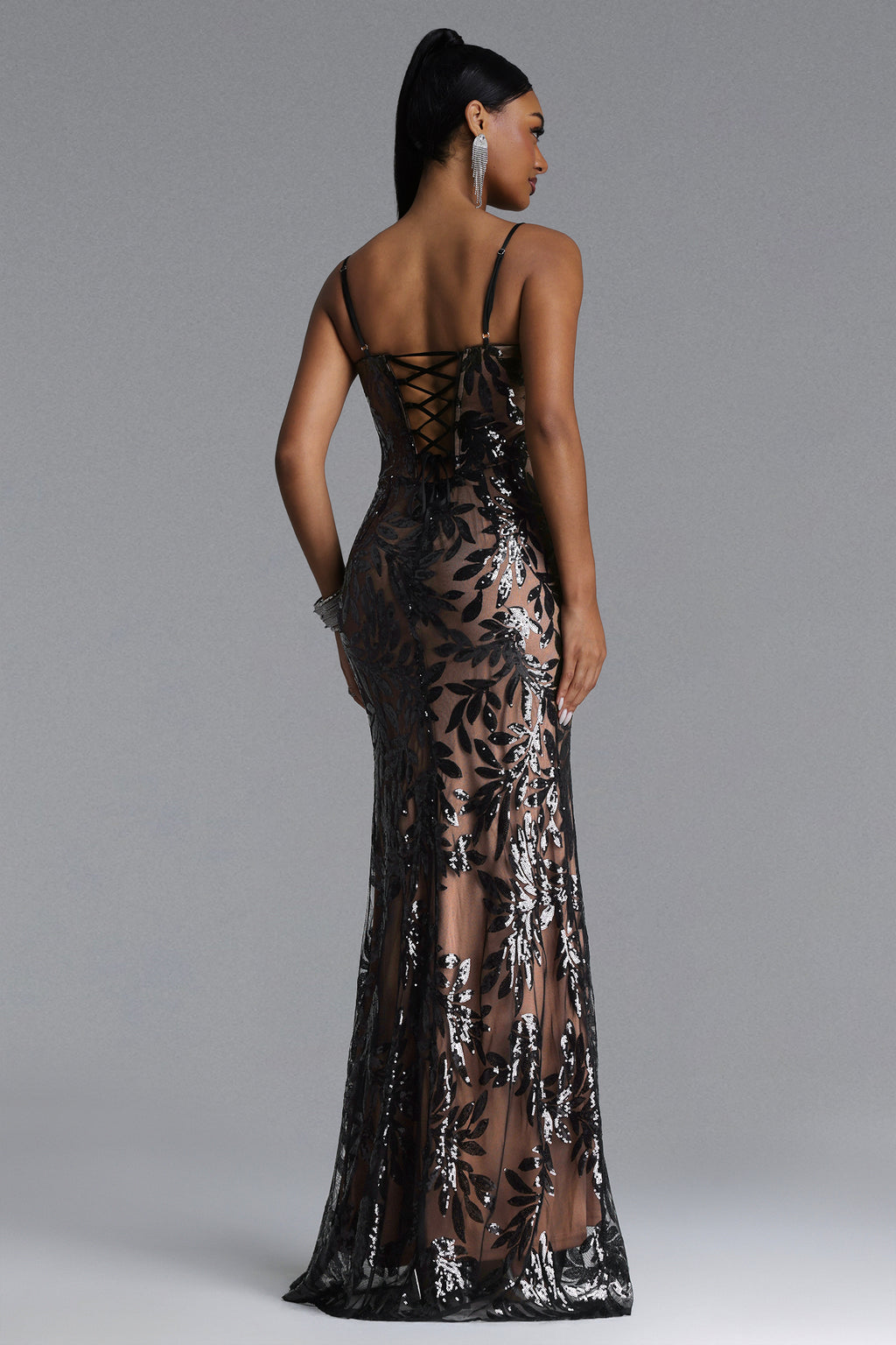 MAXI BLACK AND BEIGE DRESS WITH A SEQUINED PATTERN AND A DEEP DECIMAL