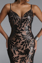 MAXI BLACK AND BEIGE DRESS WITH A SEQUINED PATTERN AND A DEEP DECIMAL