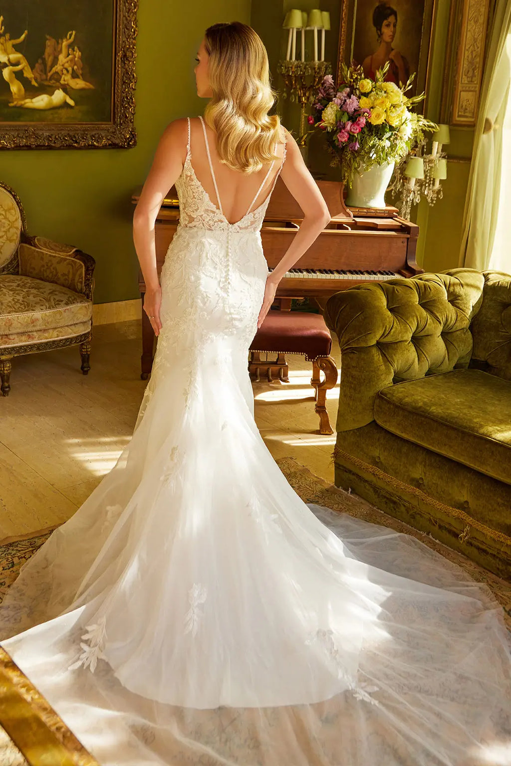 Trumpet silhouette wedding dress with sequin embroidery and thin beaded straps