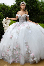 Elegant Exquisite 3D Flower Applique Embellished Scallop Gown for Wedding
