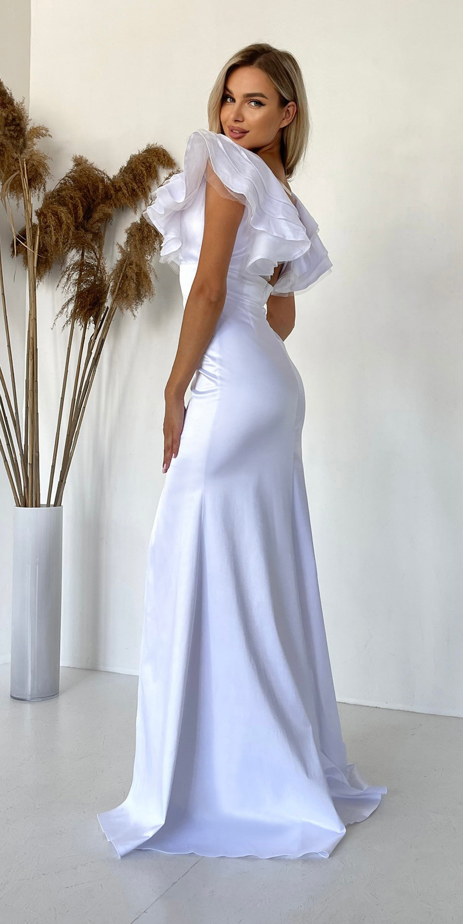 Ruffle Elegance Mermaid Maxi Dress With Open Back