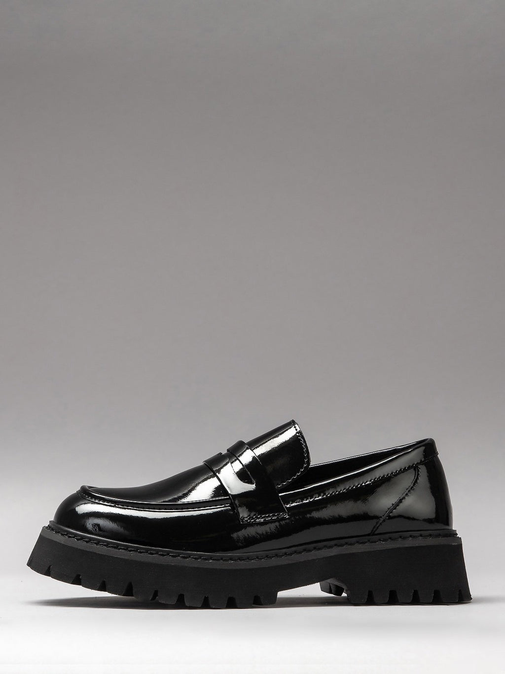 Women's leather shoes