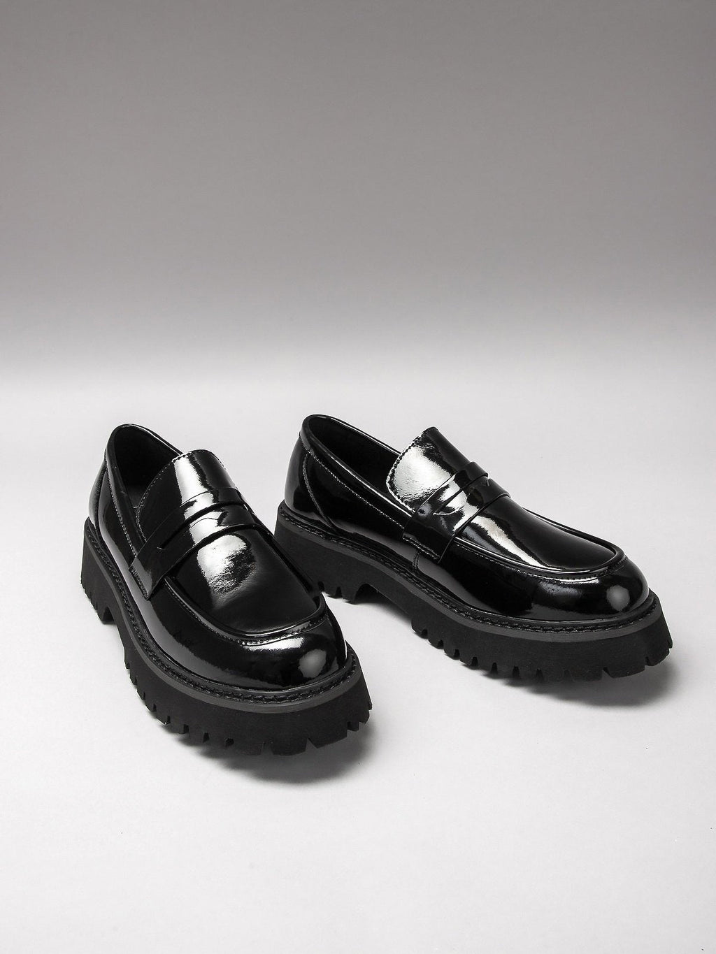 Women's leather shoes