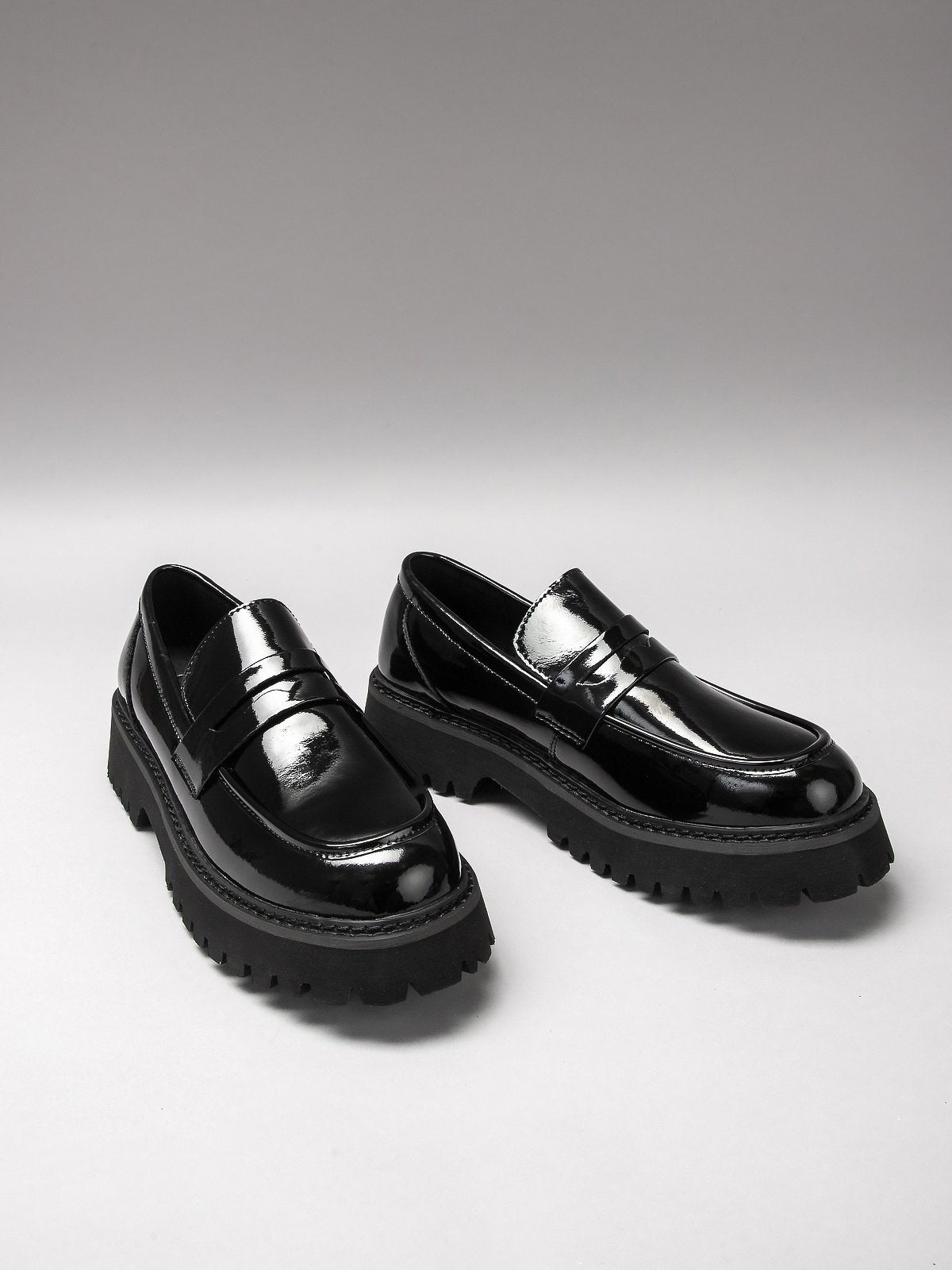 Women's leather shoes