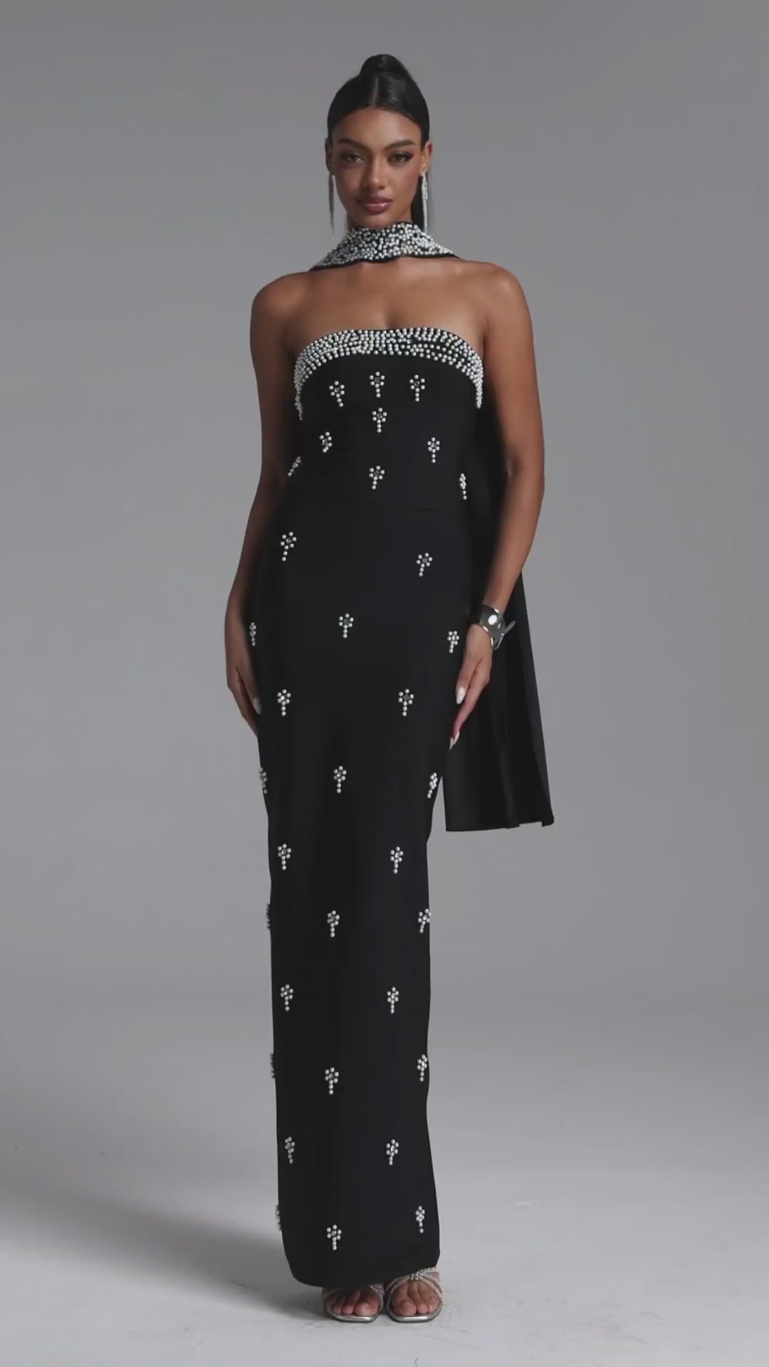 MAXI BLACK STRAPLESS DRESS WITH CRYSTALS AND A DECORATIVE SCARF