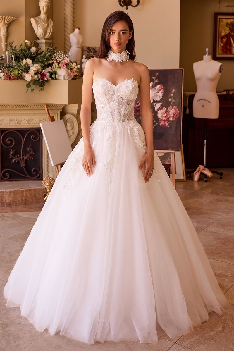Romantic Strapless Lace Appliqué Tulle Wedding Gown with Train