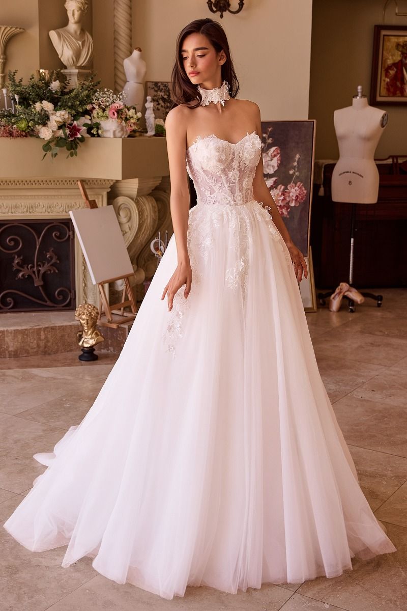 Romantic Strapless Lace Appliqué Tulle Wedding Gown with Train